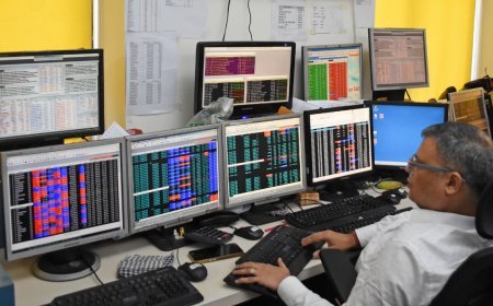 Share Market Opening Bell | शेयर बाजार में 'ब्लैक वेडनेसडे'! युद्ध के डर से सेंसेक्स 1700 पॉइंट टूटा, निवेशकों के 9.3 लाख करोड़ डूबे