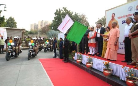 मुख्यमंत्री योगी ने 50 क्यूआरटी वाहनों को हरी झंडी दिखाकर किया रवाना