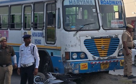नरवाना में रोडवेज बस ने स्कूटी को रौंदा:एक महिला समेत 2 घायल; हरियल चौक पर जाम, ट्रैफिक व्यवस्था सवालों में