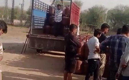 गैस संकट- केंद्र सरकार की केरोसिन बांटने की तैयारी:राजस्थान को 29 लाख लीटर का आवंटन, एजेंसियों के बाहर लंबी लाइनें