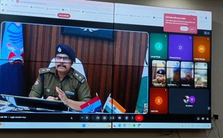 जिले में घरेलू गैस (LPG) की कालाबाजारी रोकने हेतु एसएसपी अजय गणपति ने वीडियो कॉन्फ्रेंस के माध्यम से सभी थाना प्रभारियों के साथ की गोष्ठी।*