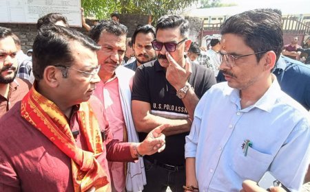 विधायक शिव अरोरा ने किया गैस एजेंसियों का दौरा! बोले विपक्ष भ्रम की स्थिति ना बनाये, सरकार के पास पर्याप्त मात्रा मे गैस के भण्डार , बुकिंग वाले उपभोक्ता को गैस आपूर्ति हो रही है सुनिश्चित*