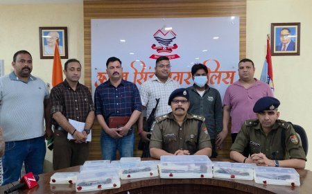 06 दिन में बड़ी सफलता, 21 अभियुक्त गिरफ्तार, भारी मात्रा में अवैध हथियार बरामद