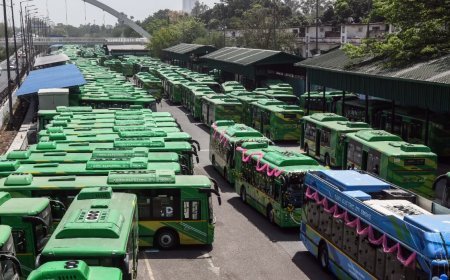Delhi में बस का सफर होगा Super-Fast, Smart Bus Stop पर मिलेगी रूट से लेकर भीड़ तक की Real-time जानकारी.