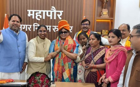 नगर निगम पहुंचने पर भाजपा राष्ट्रीय उपाध्यक्ष रेखा वर्मा का जोरदार स्वागत