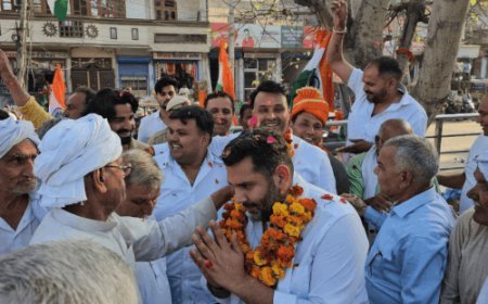 शहीद दिवस पर सोनीपत में निकली बाइक तिरंगा यात्रा:विधायक निखिल मदान हुए शामिल; युवाओं संग भगत सिंह को किया नमन