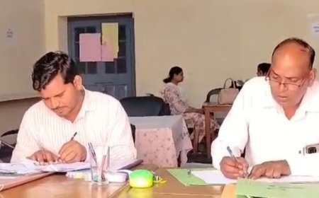 संभल में पांचवें दिन 28,770 कॉपियों का मूल्यांकन:पांच केंद्रों पर 607 अध्यापकों ने इंटरमीडिएट-हाईस्कूल की उत्तरपुस्तिकाएं जांचीं