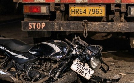 कुरुक्षेत्र सड़क हादसे में कैथल के व्यक्ति की मौत:खड़े कैंटर में घुसी बाइक, स्कूल बस चलाता था; दो बच्चों का पिता