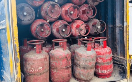 गुरुग्राम में LPG सिलेंडरों की कालाबाजारी का खुलासा:टैंपो से 64 घरेलू सिलेंडर बरामद; एक आरोपी गिरफ्तार, वैध दस्तावेज नहीं मिले