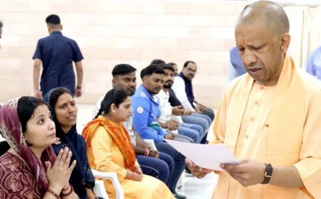 मंदिर पर कब्जा, गांव की सड़क खराब, CM योगी से लगाई पीड़ितों ने गुहार