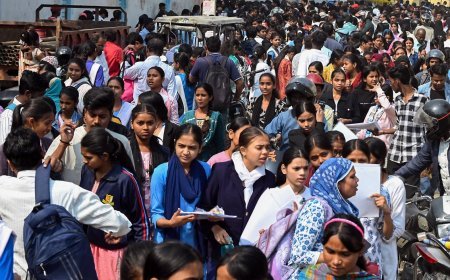 Bihar Board 10th Result: जमुई की Pushpanjali और वैशाली की Sabreen बनीं टॉपर, यहां देखें अपना स्कोरकार्ड