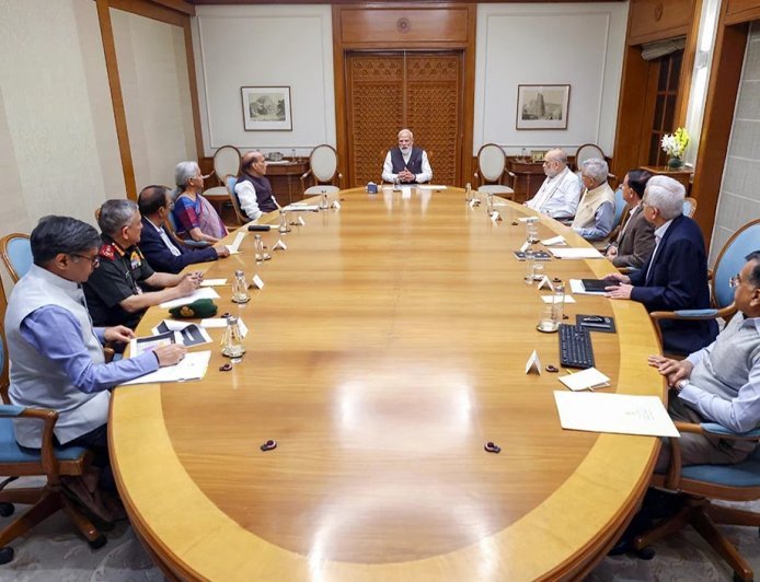 Gulf के हालात को देखते हुए India सतर्क, PM Modi ने की उच्चस्तरीय समीक्षा बैठक, लिये गये कई बड़े फैसले