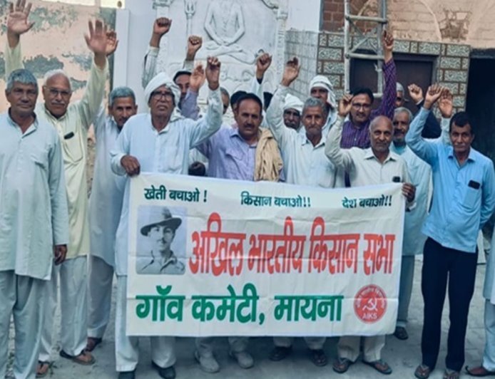 रोहतक में वाटर ट्रीटमेंट प्लांट को लेकर किसानों में रोष:खेतों तक नहीं पहुंच रहा पानी, ठेकेदार पर आरोप, खेतों में नहीं दबाई पाइपलाइन