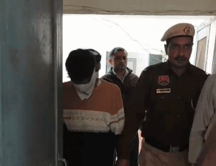 सोनीपत में अंतरराज्यीय ठग गिरोह का पर्दाफाश:ऑनलाइन ट्रेडिंग का झांसा देकर 56 लाख हड़पे; बैंकों में साढ़े 4 लाख रुपए फ्रिज कराए