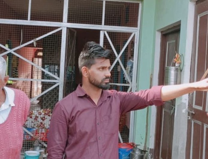 भाजपा मंडल उपाध्यक्ष के घर 8 लाख की चोरी:पुलिस ने अज्ञात के खिलाफ रिपोर्ट दर्ज की, फॉरेंसिक टीम ने सबूत जुटाए