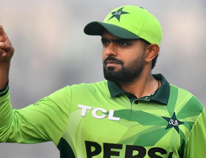 Babar Azam हुए टीम से बाहर, खराब प्रदर्शन के कारण बांग्लादेश के खिलाफ सीरीज में नहीं मिला मौका