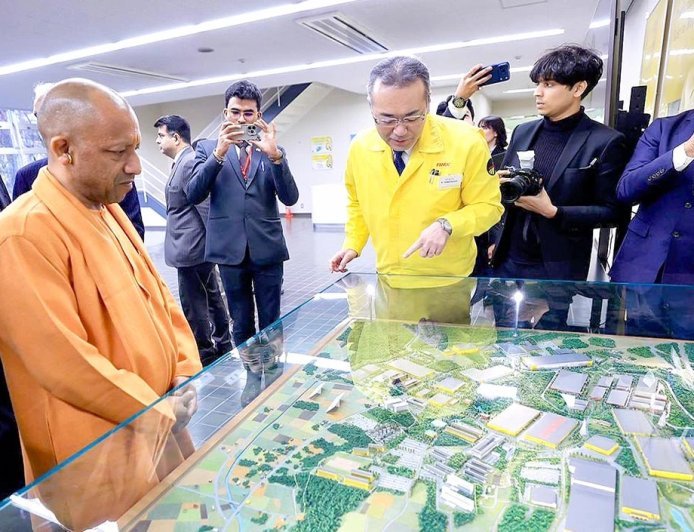 योगी के विदेशी दौरों में सनातन धर्म और विकसित भारत का जलवा