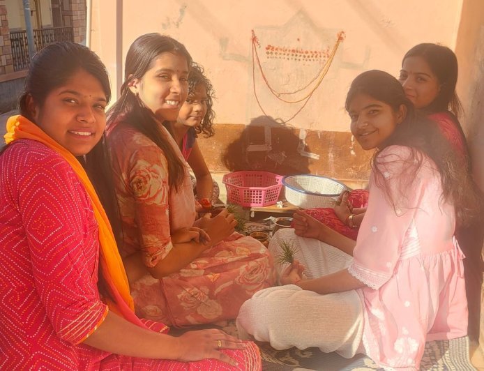 डीडवाना में गणगौर पूजन शुरू:15 दिन तक गूंजेंगे ईशर-गौर के गीत