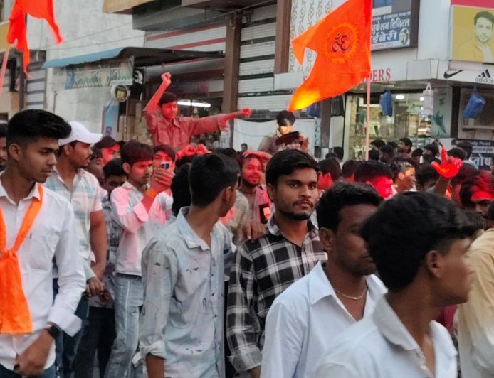 झालावाड़ में हिंदू नववर्ष पर निकाली शोभायात्रा:2100 दीपक से महाआरती, जगह-जगह पुष्प वर्षा से स्वागत