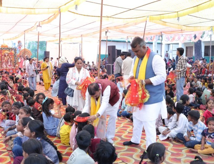 नवरात्रि के पावन अवसर पर श्रद्धा, सेवा और सांस्कृतिक आस्था का भव्य संगम देखने को मिला।