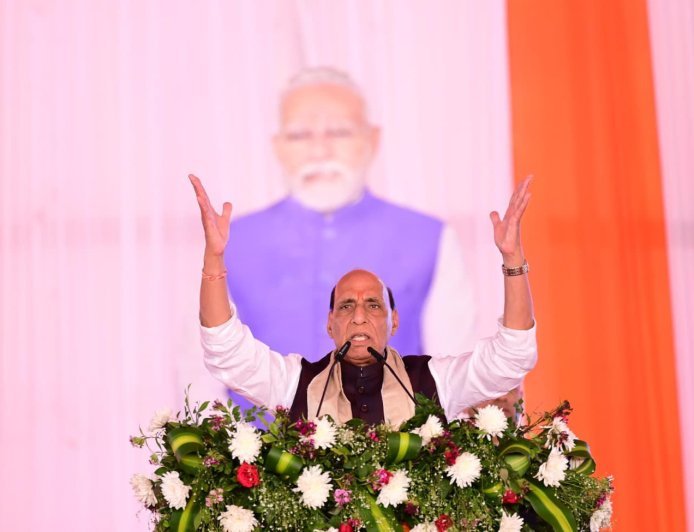 धाकड़' के साथ ही 'धुरंधर' धामीः राजनाथ सिंह*