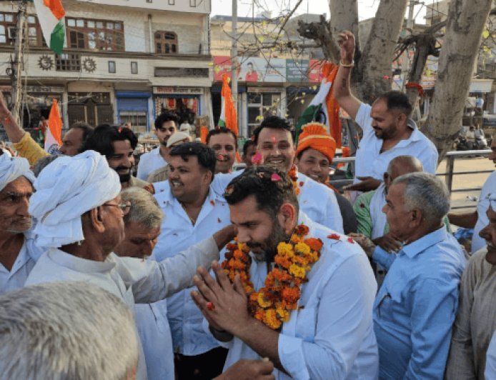 शहीद दिवस पर सोनीपत में निकली बाइक तिरंगा यात्रा:विधायक निखिल मदान हुए शामिल; युवाओं संग भगत सिंह को किया नमन