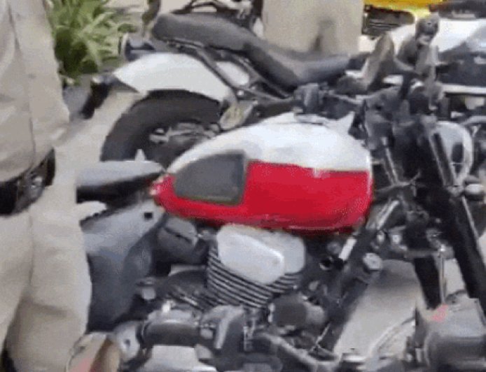 बिजनेस में 25 लाख का घाटा, एमबीए स्टूडेंट बना चोर:गुरुग्राम के रॉयल-एनफील्ड शोरूम में इंटर्नशिप के दौरान आया आइडिया, टेस्ट ड्राइव के बहाने बाइक चुराईं