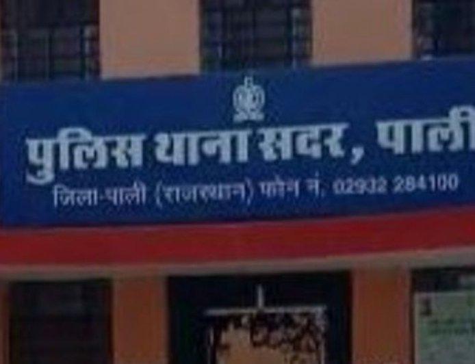 40 लाख की धोखाधड़ी करने के तीन आरोपी गिरफ्तार:सस्ता सोना देने का झांसा देकर दो व्यापारियों से की ठगी, CCTV फुटेज से पकड़े गए