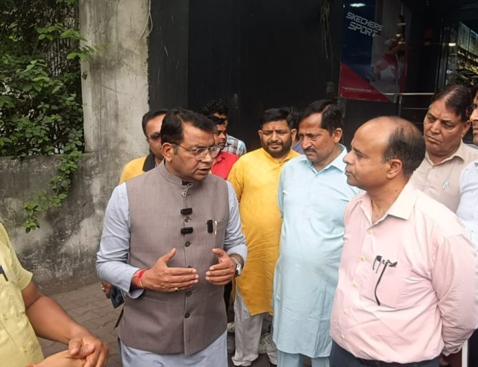 विधायक शिव अरोरा ने चौड़ीकरण को लेकर प्रशासनिक अधिकारियो संग किया काशीपुर बाईपास का स्थलीय भ्रमण, कल से मार्किंग ओर पोल लगाने का कार्य होगा आरम्भ, विधायक बोले जल्द जारी होंगी