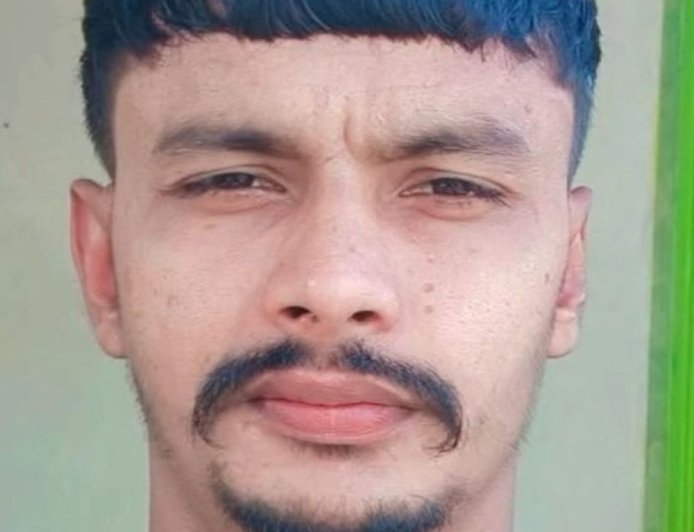 सिरसा में थ्रेसर से कट कर युवक की मौत:खेत में सरसों निकालते हुए पैर फंसा: भाई के पास रहता था