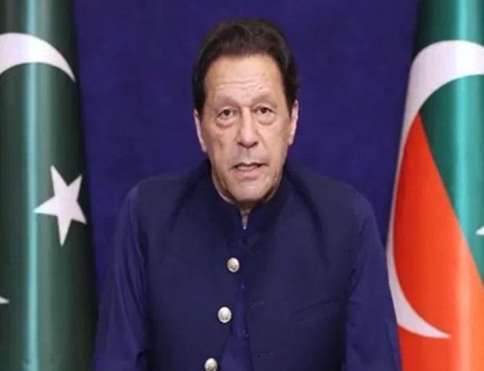 Australia के स्टेडियम में Imran Khan के लिए समर्थन, T-shirt विवाद के बाद बोर्ड को बदलना पड़ा फैसला