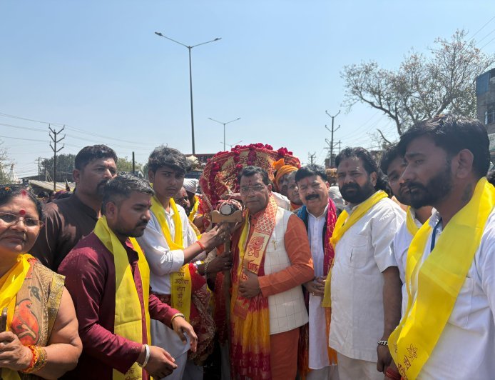 *धूम धाम से निकला माँ अटरिया का डोला, विधायक शिव अरोरा हुए शामिल*