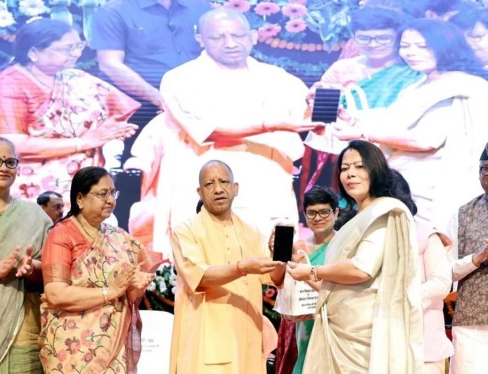 योगी सरकार का बड़ा ऐलान, आंगनवाड़ी में 65 हजार भर्तियां, अब डिजिटल सेंटर बनेंगी सेवाएं