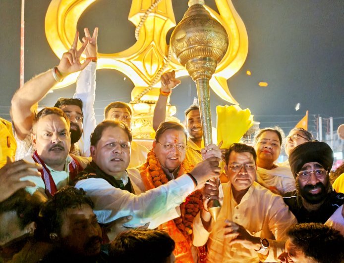 त्रिशूल चौक पर सीएम धामी के स्वागत को उमड़े कार्यकर्ता