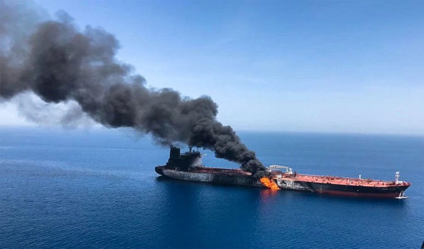 Iran-Israel तनाव के बीच Oman में Oil Tanker पर हमला, 15 भारतीयों समेत 20 क्रू मेंबर्स Rescue