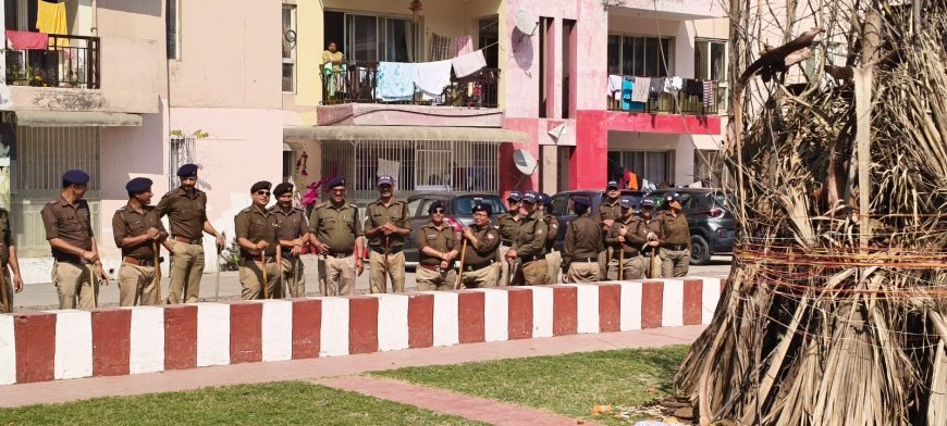 एसएसपी ऊधम सिंह नगर अजय गणपति के निर्देशन में होली पर्व ???? को लेकर पुलिस का फ्लैग मार्च*