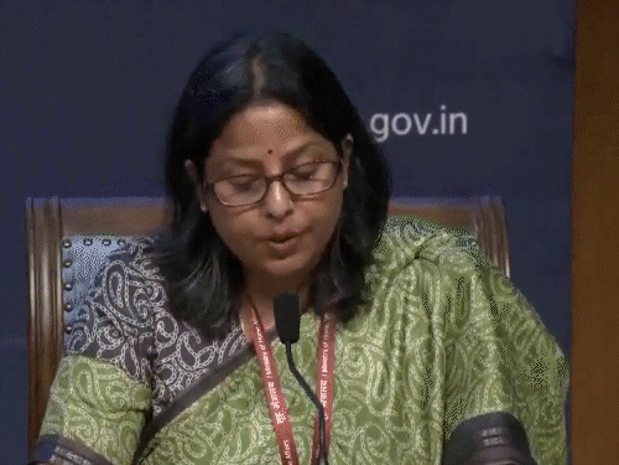 सरकार ने माना- घबराहट की वजह से सिलेंडर बुकिंग बढ़ी:रोज 50 लाख सिलेंडर डिलीवर हो रहे; 1 लाख पेट्रोल पंप पर तेल की कमी नहीं