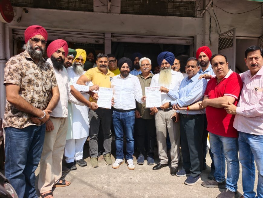 गरीब रथ एक्सप्रेस को बंद करने पर जताया रोष,पुनः संचालन की मांग को लेकर व्यापार मंडल ने सौंपा ज्ञापन*