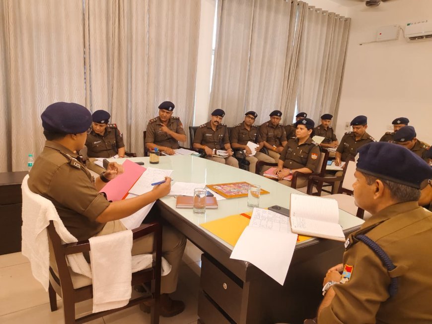 एसएसपी ऊधमसिंहनगर अजय गणपति ने कोतवाली काशीपुर के विवेचकों का OR लेकर कार्यों की समीक्षा की— लंबित विवेचनाओं के त्वरित निस्तारण के दिए सख्त निर्देश*