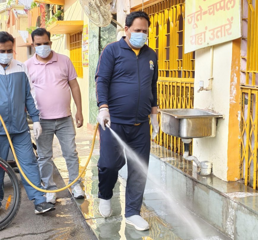 नगर निगम ने पांच मंदिर में चलाया विशेष स्वच्छता अभियान