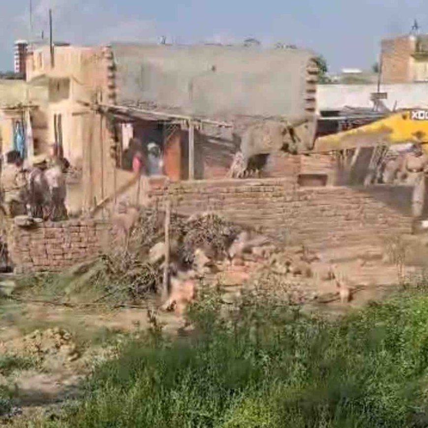 नरवाना में 45 मकानों पर प्रशासन की कार्रवाई:भाणा ब्राह्मणान में पंचायती जमीन पर कब्जा था; 8 मकान ढहाए गए