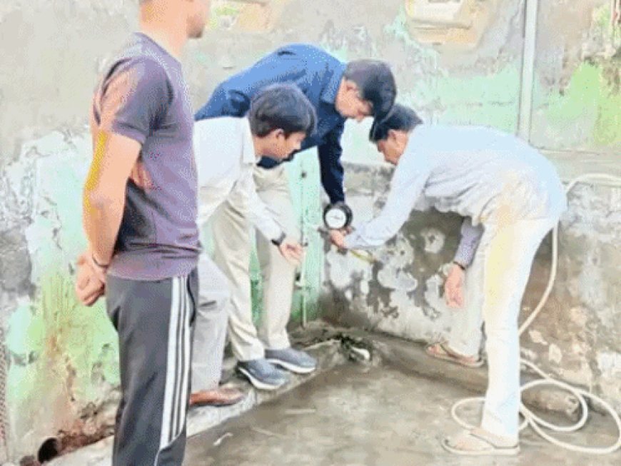 ADM, SDM शहर में निकले, पानी के अवैध कनेक्शन हटेंगे:गर्मी में पानी की किल्लत नहीं हो, शहर में लग चुकी नई बोरिंग चालू करने को कहा