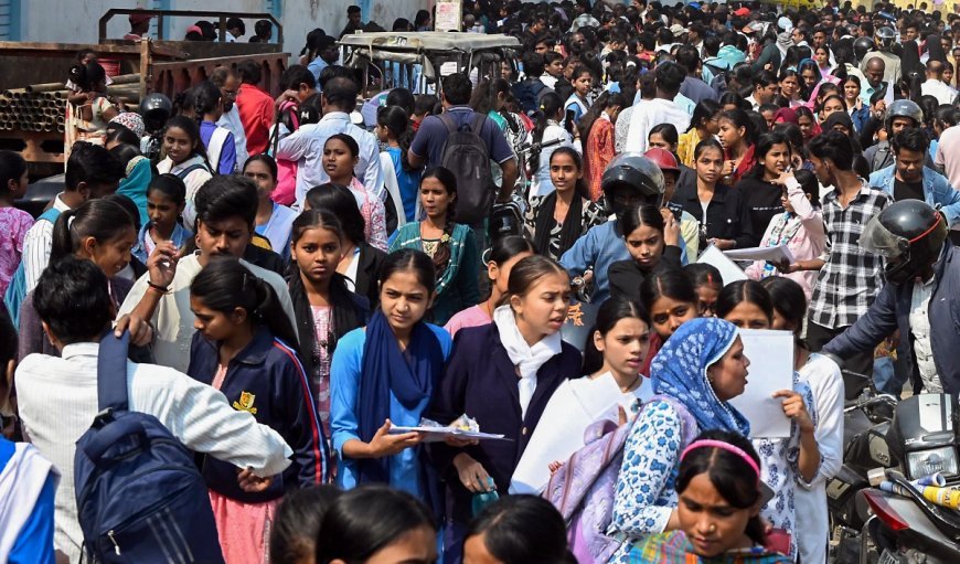 Bihar Board 10th Result: जमुई की Pushpanjali और वैशाली की Sabreen बनीं टॉपर, यहां देखें अपना स्कोरकार्ड