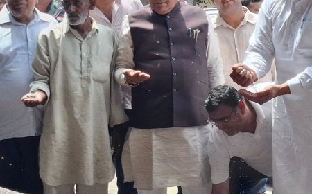 हिसार में लोक निर्माण मंत्री का विपक्ष पर निशाना:रणबीर गंगवा बोले- विपक्ष बेवजह भ्रम फैलाकर गुमराह कर रहा, अनाज मंडी का जायजा लिया