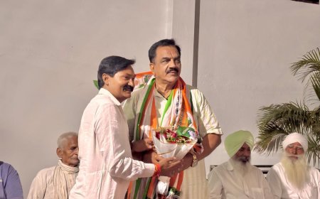 रूद्रपुर। कांग्रेस में शामिल होने के बाद पहली बार ग्राम सभा कीरतपुर कोलड़ा पहुंचे पूर्व विधायक राजकुमार ठुकराल का कार्यकर्ताओं ने अभूतपूर्व स्वागत किया।*