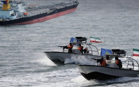 Strait Of Hormuz में गोलियों की गूंज! जहाजों पर फायरिंग, भारतीय सुपरटैंकर भी शामिल