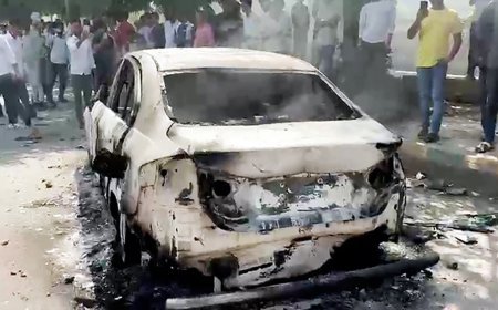 क्या नोएडा मजदूर हिंसक आंदोलन के लिए औद्योगिक, प्रशासनिक व राजनीतिक सांठगांठ जिम्मेदार है?