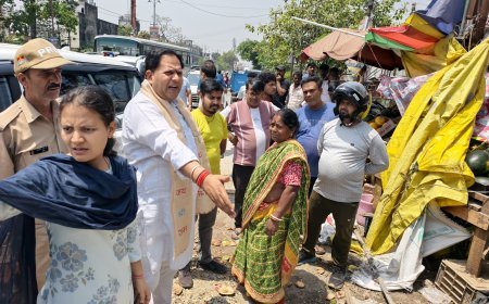 त्रिशूल चौक से जल्द हटाये जायेंगे अवैध कब्जाधारीः महापौर