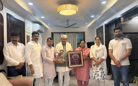 कैबिनेट मंत्री भरत सिंह चौधरी पहुंचे रुद्रपुर विधायक आवास! विधायक शिव अरोरा ने पार्टी कार्यकर्त्ताओ व परिवार संग किया मंत्री भरत सिंह चौधरी का जोरदार स्वागत*