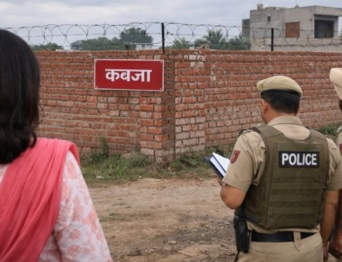 यमुनानगर में महाराष्ट्र की महिला के प्लॉट पर कब्जा:फर्जी दस्तावेज तैयार कर धोखाधड़ी; गैरमौजूदगी में चारदीवारी कराने का आरोप